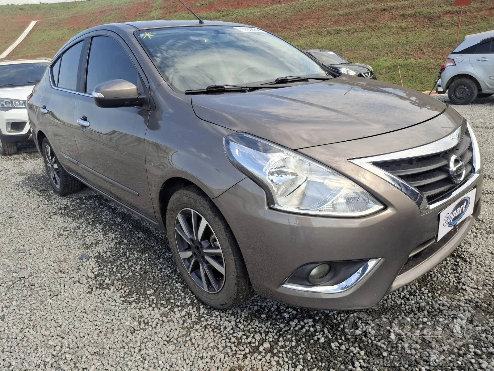 Nissan Versa Versa SL 2019 1.6 16V Automático em Itaquaquecetuba - São Paulo