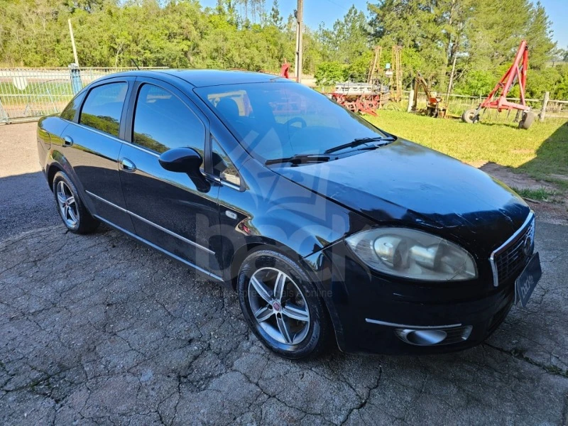 Fiat Linea Linea 1.8 LX 2010/2011 em Rio Pardo - Rio Grande do Sul