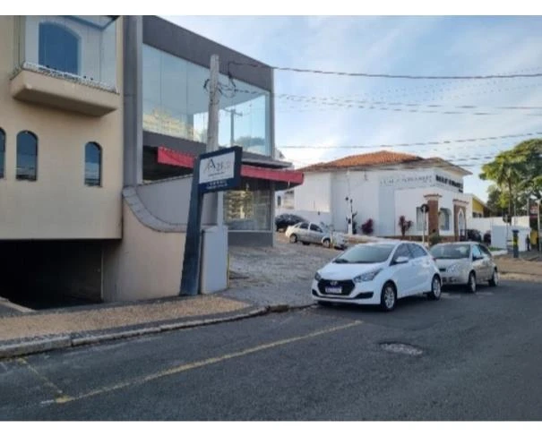 Prédio Comercial com 5 Dormitórios em Americana/SP em Americana - São Paulo