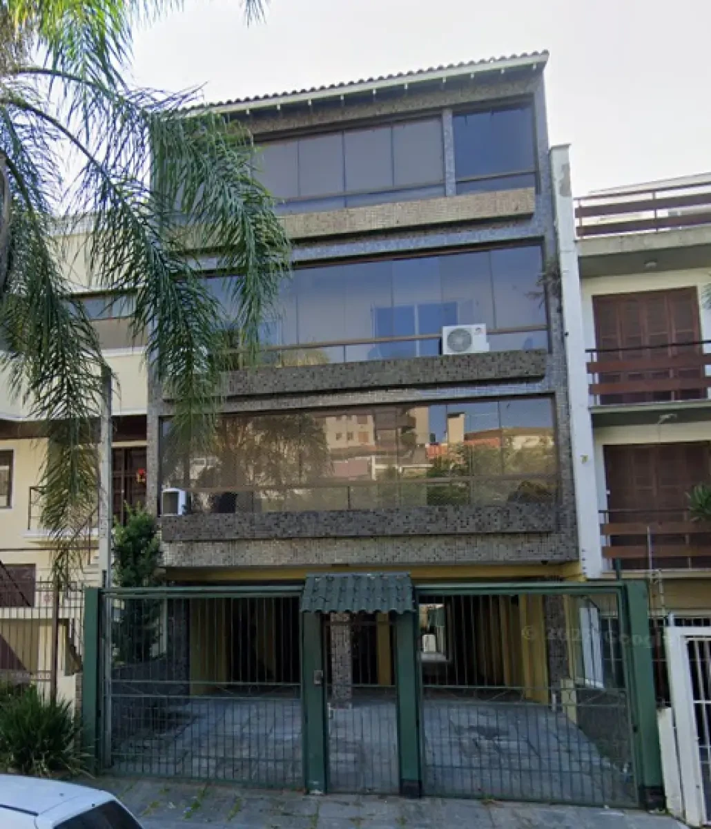 Prédio com 5 unidades: 2 frontais de 90m², 2 traseiros de 80m² e duplex de 300m² em Petrópolis-Porto Alegre/RS