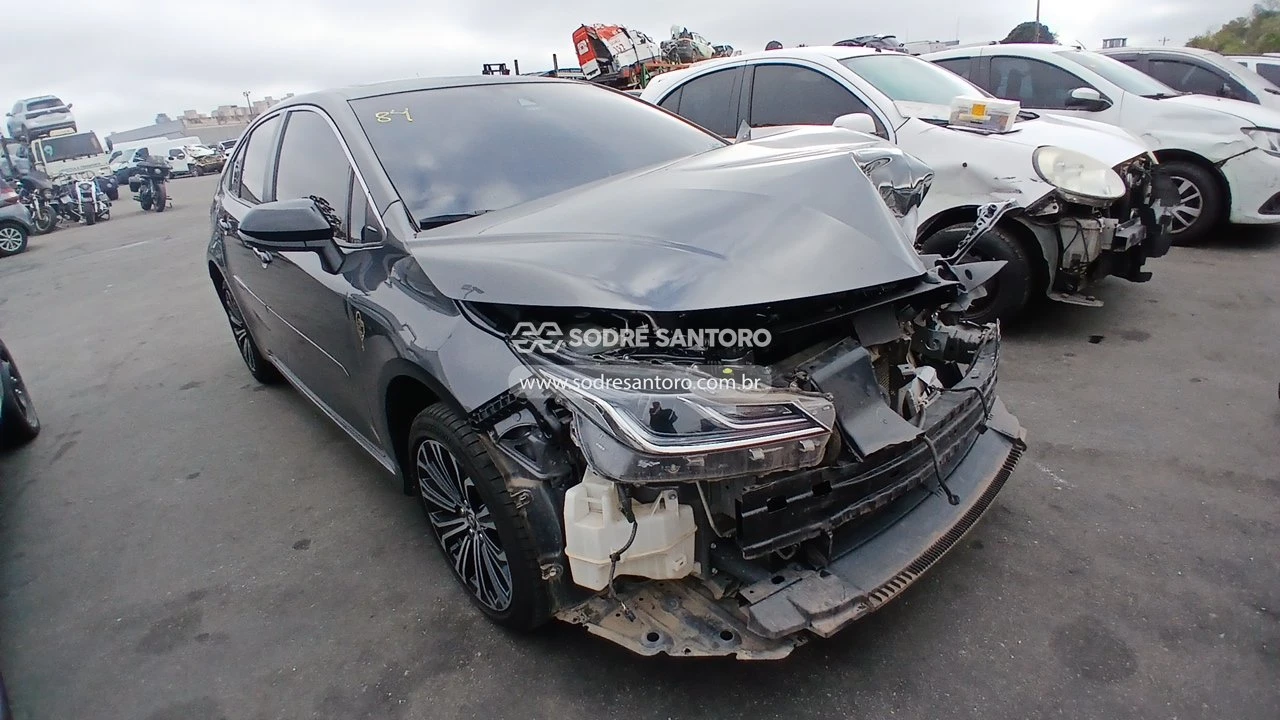 Toyota Corolla Altis Altis 2022 2023 Automático com Avarias Frente em Guarulhos - São Paulo