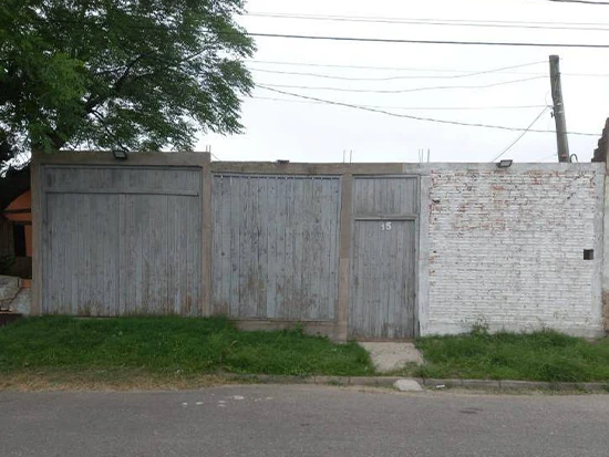 Casa com 200m² de terreno e 29m² de área construída em Rio Grande/RS em Rio Grande - Rio Grande do Sul