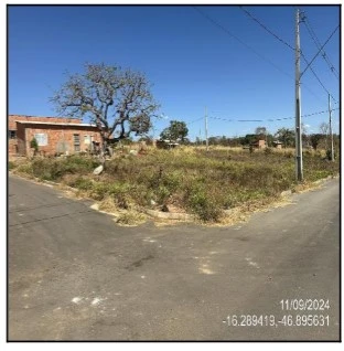 Terreno 235 m² em Unai/MG em Unai - Minas Gerais