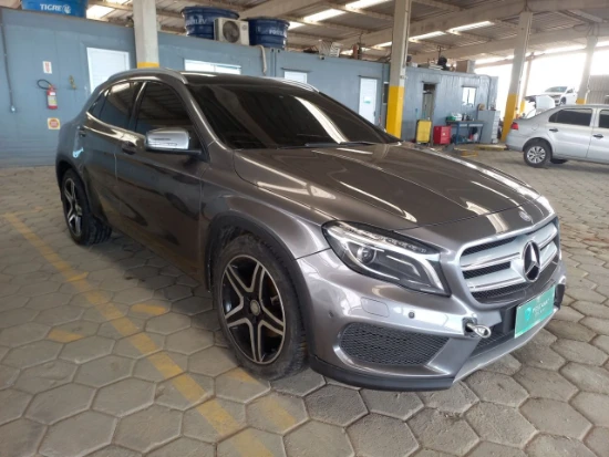 Mercedes Benz GLA 250 2016 Gasolina Automático em Tijucas - Santa Catarina