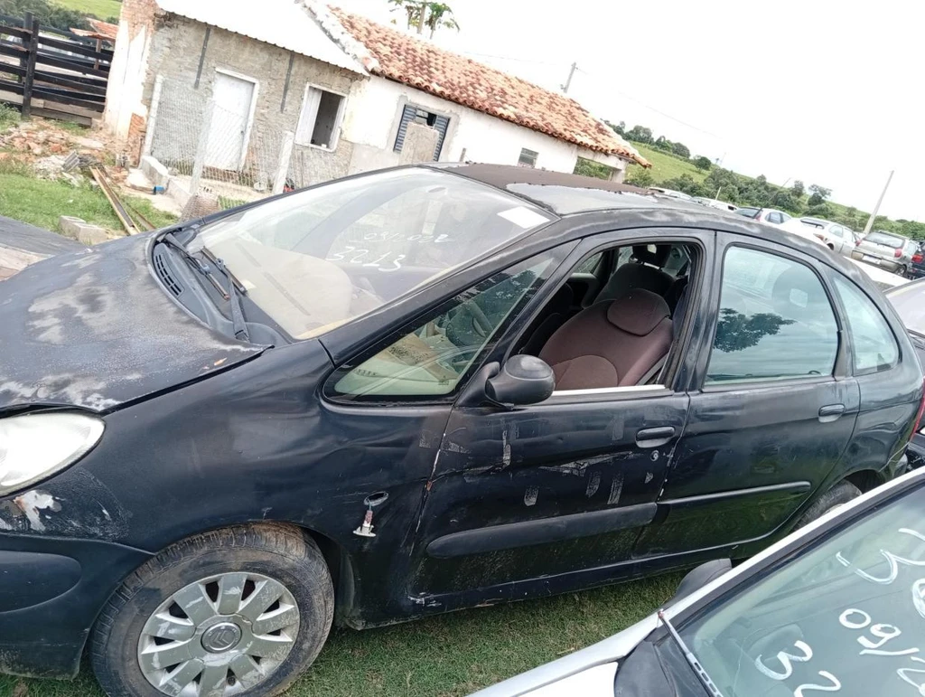 Citroën Xsara Picasso EXS 2005 Preto em Porto Feliz - São Paulo