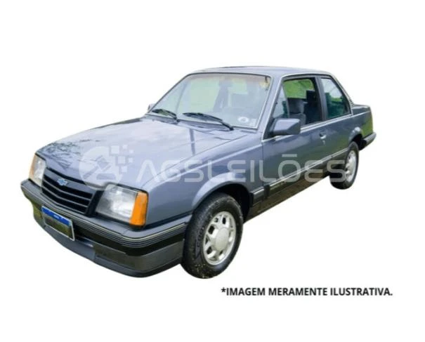 Veículo GM/Monza Classic SE 1988/1989 em Botucatu/SP em Botucatu - São Paulo