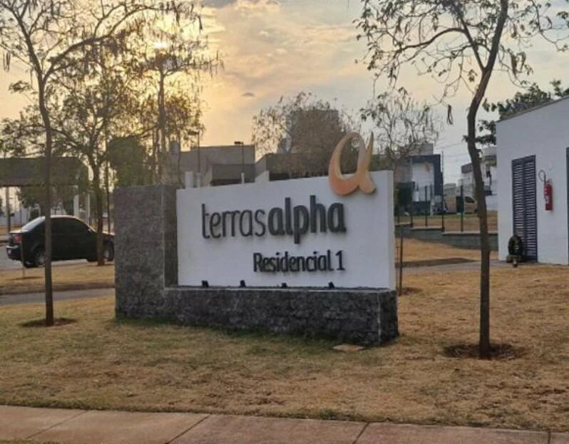 Terreno em Terras Alpha Residencial 01, Senador Canedo/GO em Senador Canedo - Goiás