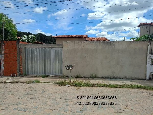 Casa com 3 Quartos em Agua Branca/PI em Agua Branca - Piauí