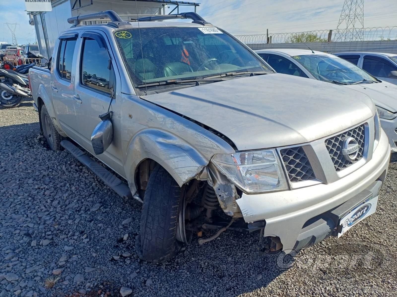Nissan Frontier CD LE 2010 2.5 Turbo em Canoas - Rio Grande do Sul