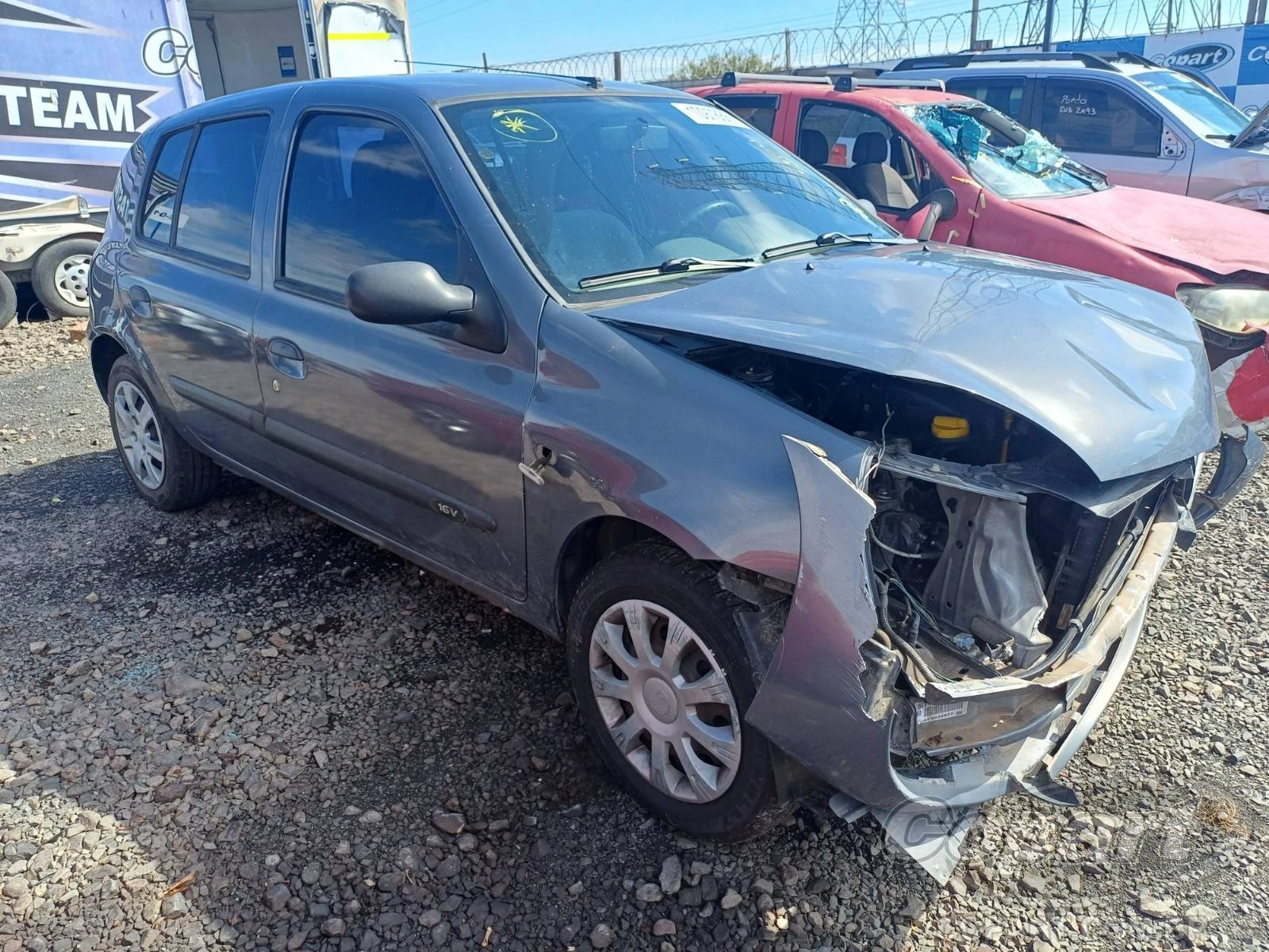 Renault Clio 2011 1.0 16V Hi-Flex em Canoas - Rio Grande do Sul
