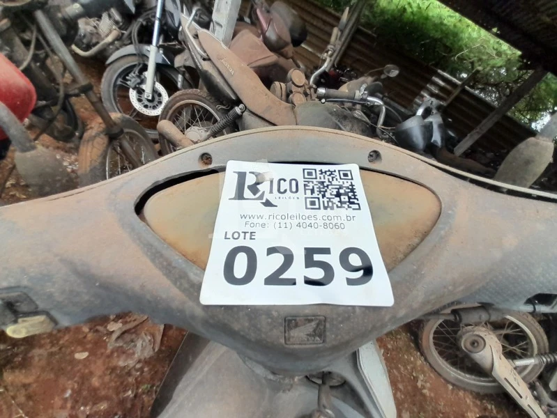 Honda Biz 125 KS Sucata em Capão Bonito - São Paulo