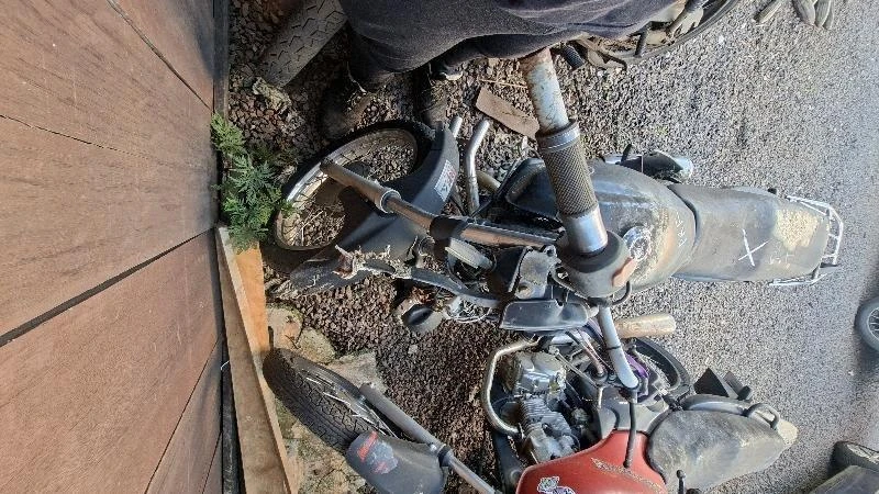 Yamaha YBR 125E 2005 Verde em São Miguel Do Oeste - Santa Catarina