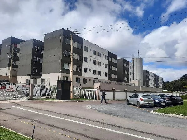 Apartamento com 2 Quartos e 1 Vaga em Campo Largo/PR em Campo Largo - Paraná