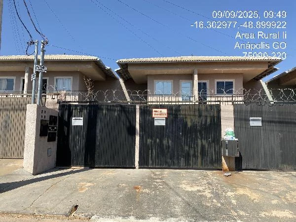 Apartamento com área privativa e vagas em condomínio