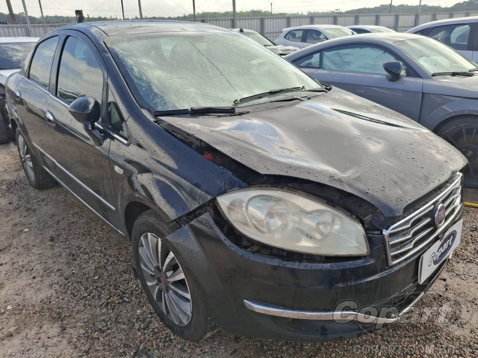 Fiat Linea Essence 2015 1.8 16V E.TorQ Automático em São José Dos Pinhais - Paraná