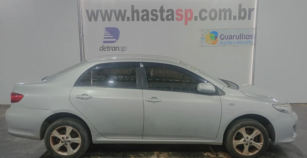Toyota Corolla XLI 2011/2012 Automático Automático em Casa Branca - São Paulo