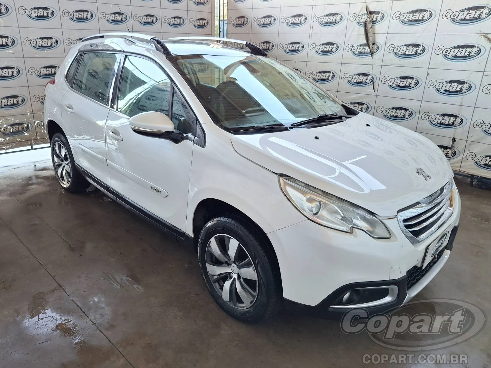 Peugeot 2008 Griffe 2017 1.6 16V VVT em Candeias - Bahia