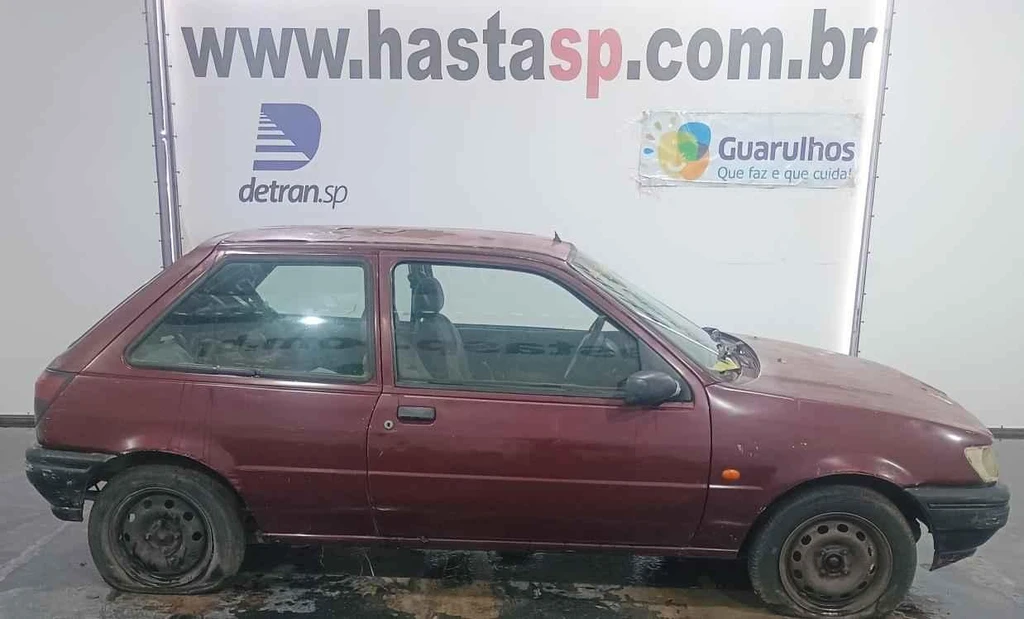 Ford Fiesta 1995 3-portas Marrom Automático em Casa Branca - São Paulo