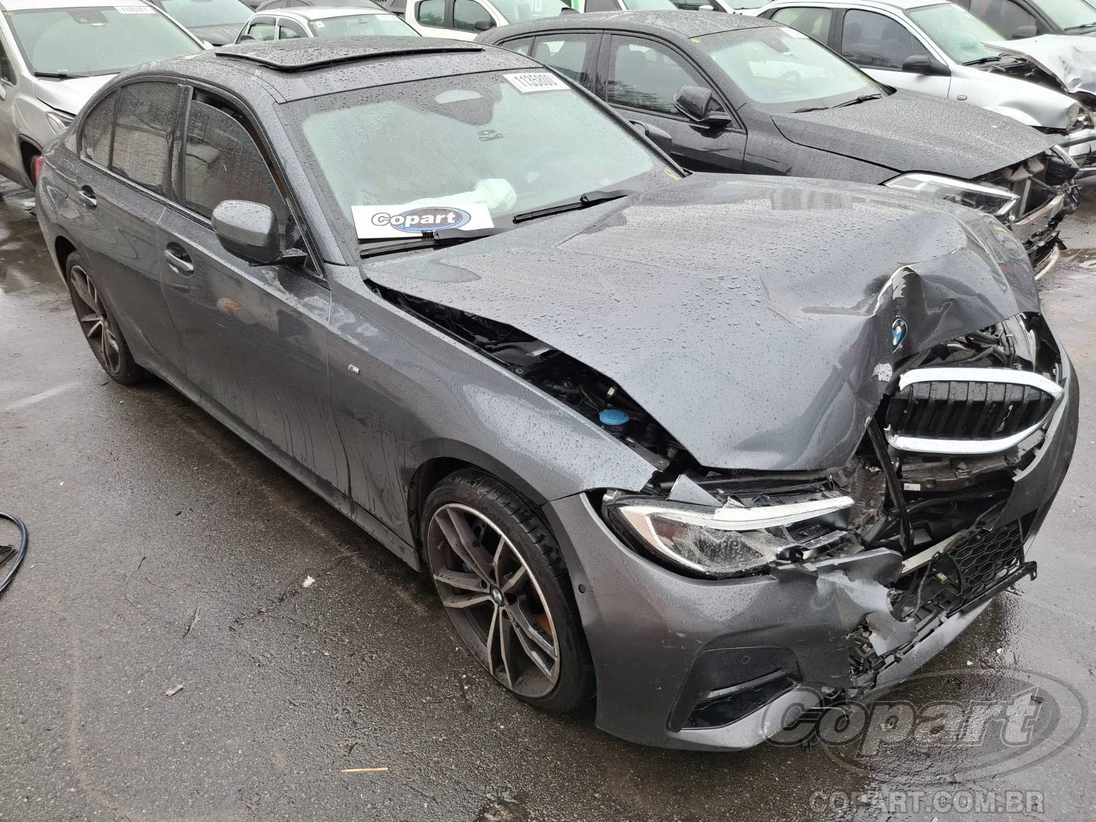 BMW Serie 3 330e 2020 Hybrid Automático com Dano Frontal em Osasco - São Paulo