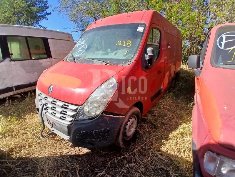 Renault Master Master Vermelha Conservado em Mogi Das Cruzes - São Paulo