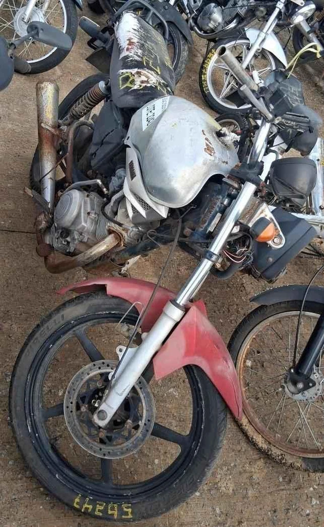 Yamaha YBR 125 YBR 125 2000 Sucata em Campinas - São Paulo