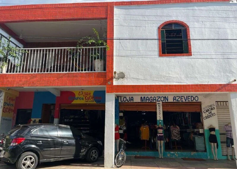 Prédio Comercial com Loja e residência no Centro em Amarante/PI em Amarante - Piauí