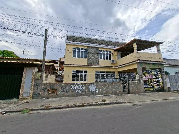 Casa com 6 Quartos em São Gonçalo/RJ em Sao Goncalo - Rio de Janeiro