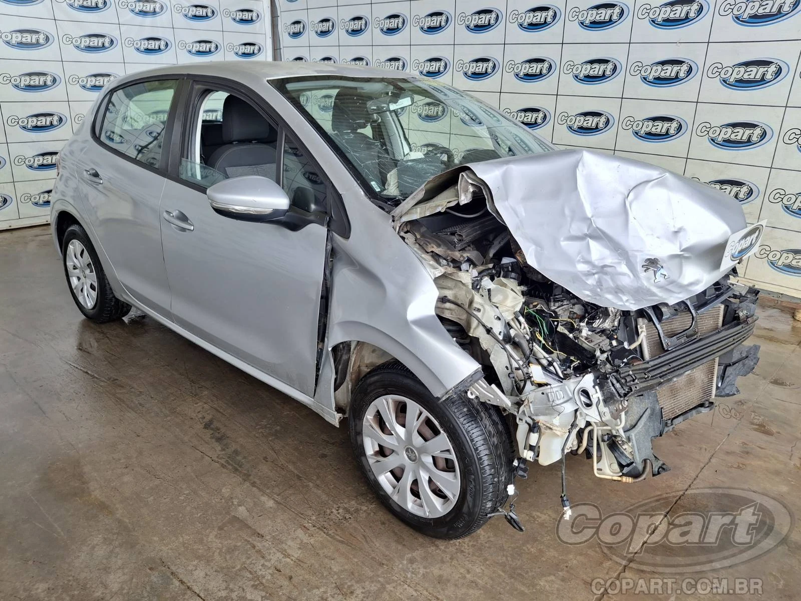 Peugeot 208 2018 1.2 PureTech Flex em Candeias - Bahia
