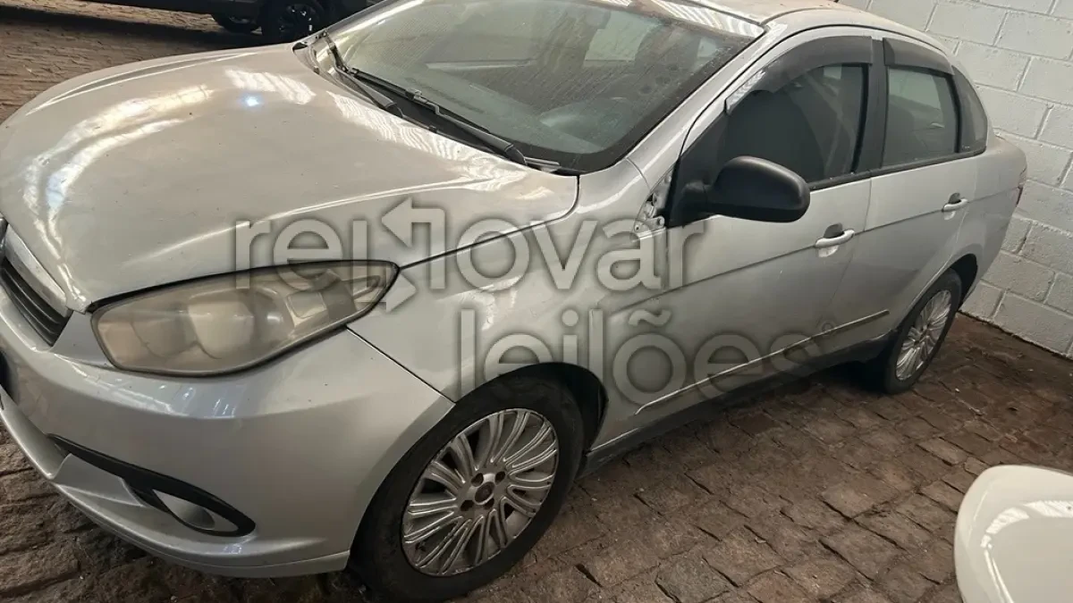 Fiat Siena Essence 2013/2014 1.6 Completo em Itapemirim - Espírito Santo