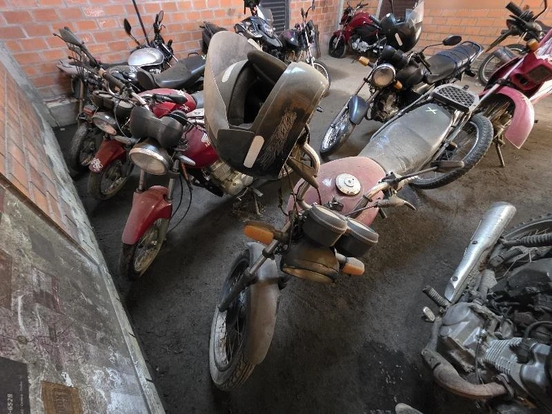 Honda CG125 Fan 2005 Vermelha em Rio Negrinho - Santa Catarina