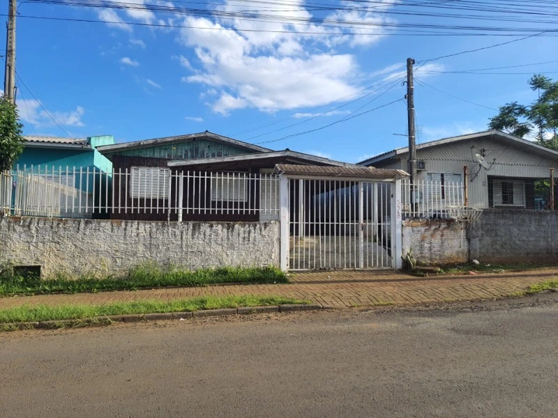 Terreno com 120m² de área construída em Chapecó/SC em Chapecó - Santa Catarina