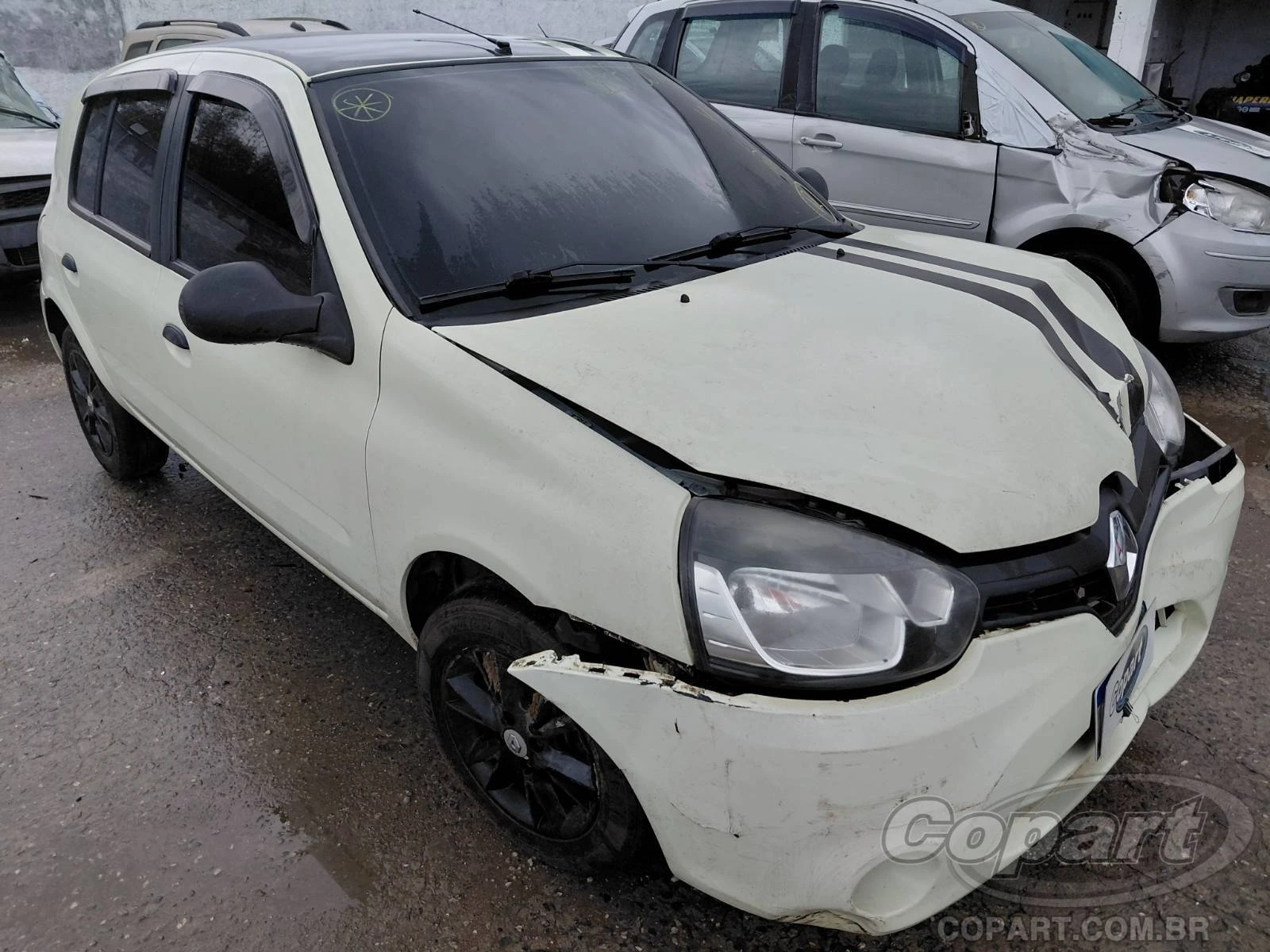 Renault Clio Hi-Power 2013 1.0 em Itaquaquecetuba - São Paulo