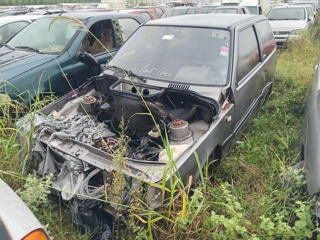 Fiat Uno CS CS 1989 1990 Sucata em Casa Branca - São Paulo