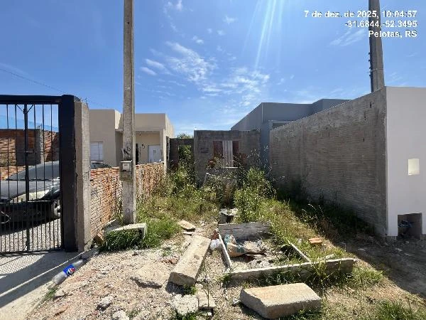 Casa com 2 Quartos em Pelotas/RS em Pelotas - Rio Grande do Sul