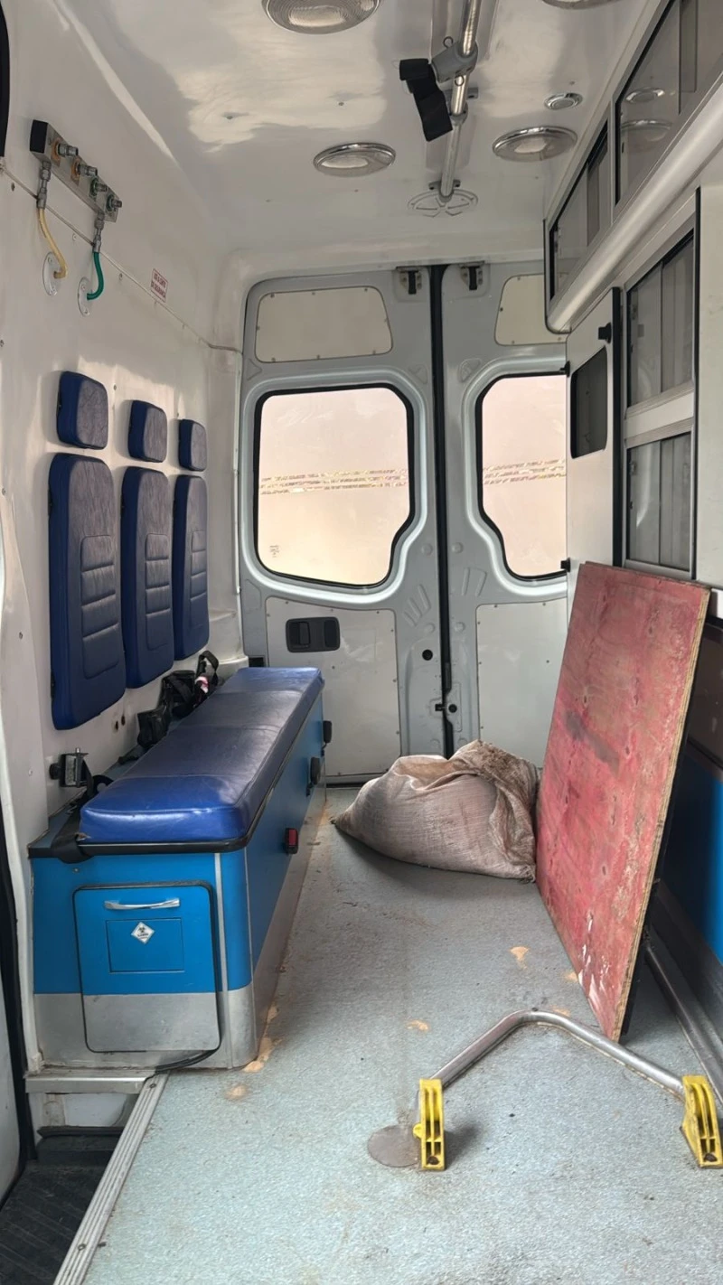 Mercedes-Benz Sprinter Ambulância Sprinter Furgão 2015/2016 Vermelha em São Bento Do Sul - Santa Catarina