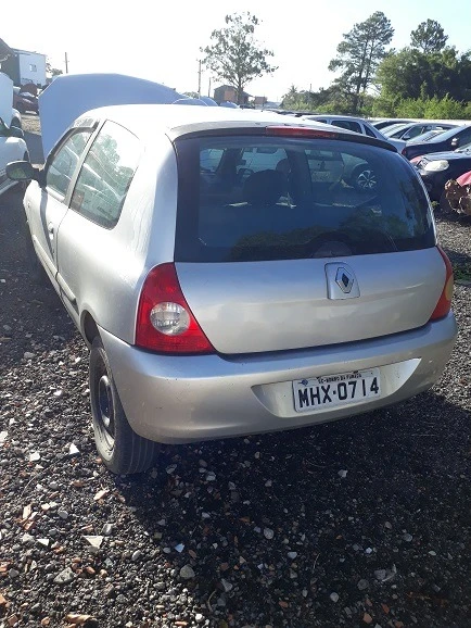 Renault Clio CAM 10H3P 2009/2010 em Laguna - Santa Catarina