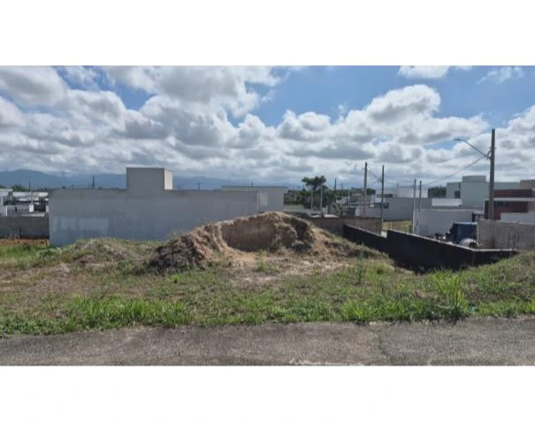 Terreno no Loteamento Santa Clara em Pindamonhangaba/SP em Pindamonhangaba - São Paulo