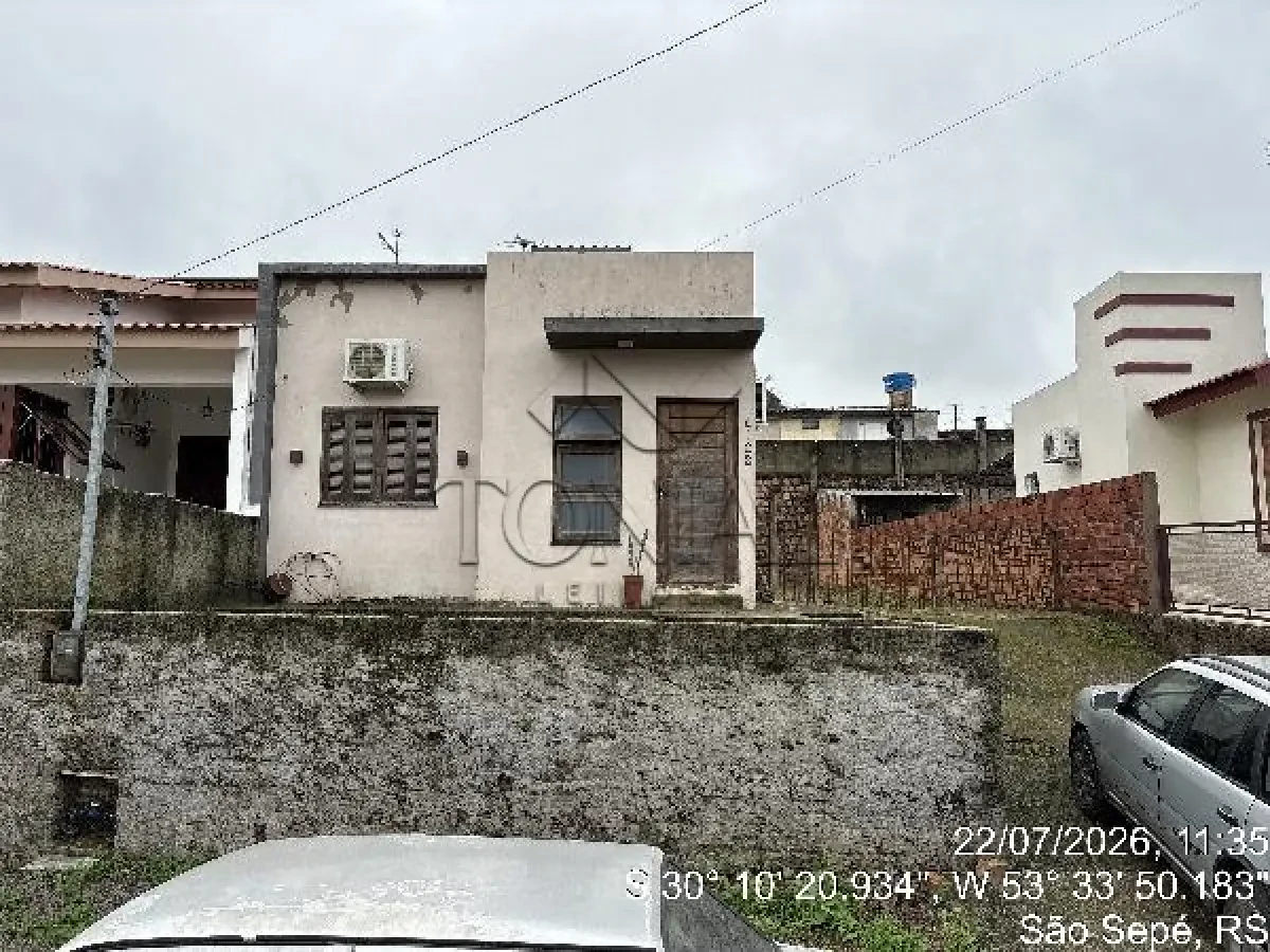 Casa com Rua Capitāo Elauterio Gonçalves, 2022 em Sao Sepé/RS em São Sepé - Rio Grande do Sul
