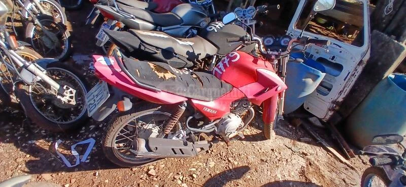 Yamaha YBR125 Factor E 2014/2015 Vermelha Gasolina Manual em São Borja - Rio Grande do Sul