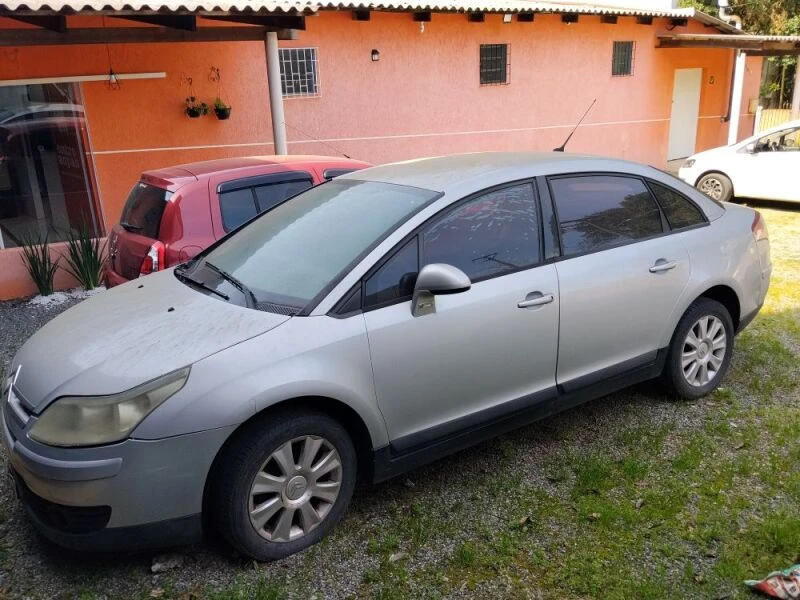 Citroën C4 Pallas 2010 em Curitiba - Paraná