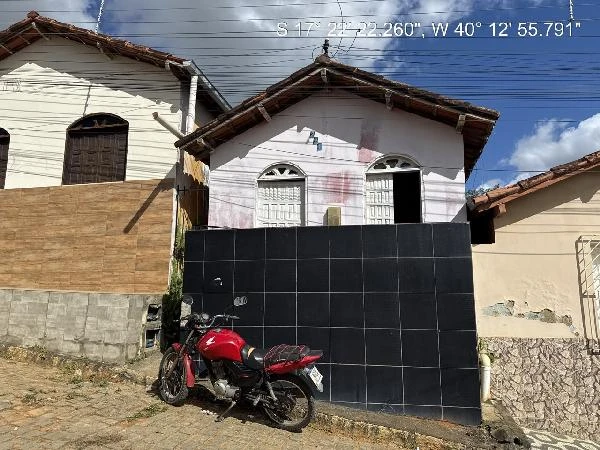 Casa com 2 Quartos em Medeiros Neto/BA em Medeiros Neto - Bahia