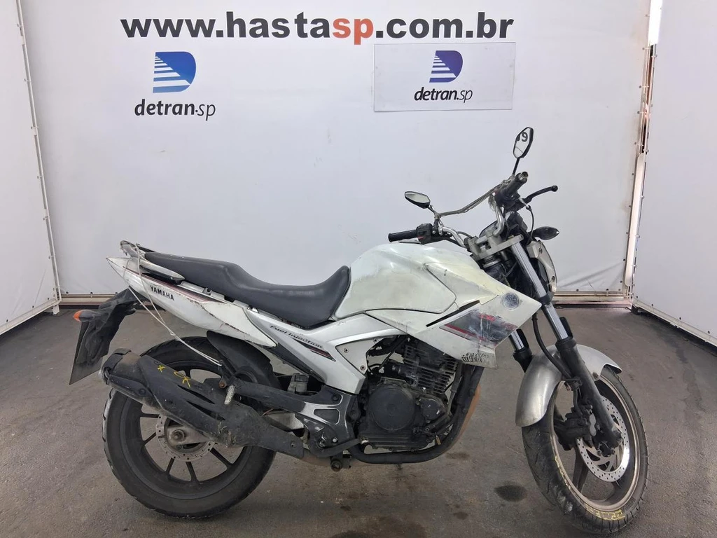 Yamaha Fazer YS250 2013 2014 Branca em Campinas - São Paulo