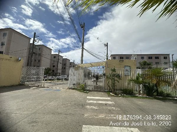 Apartamento com 2 Quartos em Lauro de Freitas/BA em Lauro De Freitas - Bahia