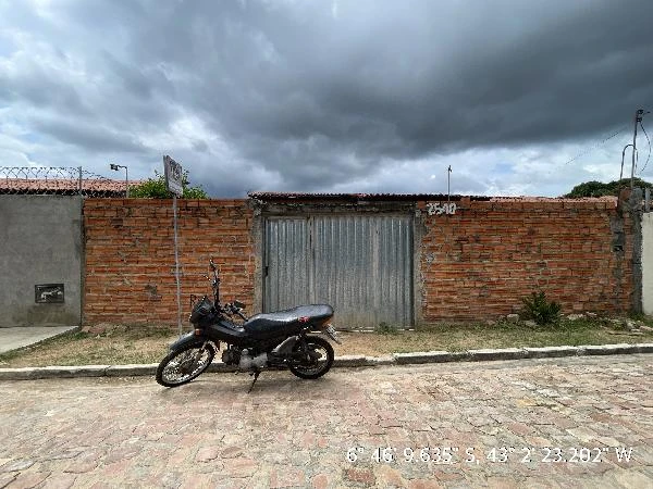 Casa com 2 Quartos e Vaga em Floriano/PI em Floriano - Piauí