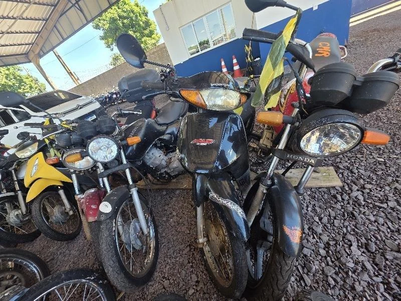 Honda Biz C100 Biz ES 2002 Ha07E12027349 em Toledo - Paraná