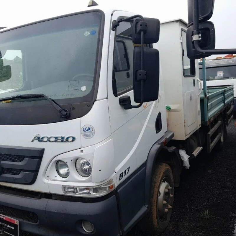 Mercedes-Benz Accelo 817 2024 Diesel 4x2 em Candeias - Bahia