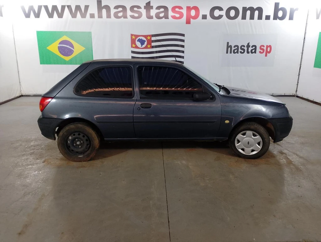 Ford Fiesta Street 2002 Cinza em Casa Branca - São Paulo
