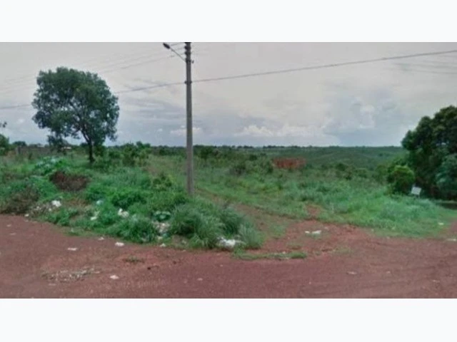 Terreno no Parque Três Poderes em Luziânia/GO em Luziânia - Goiás