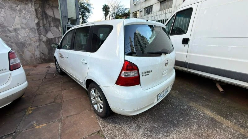 Nissan Livina 2012/2013 em Chapecó - Santa Catarina