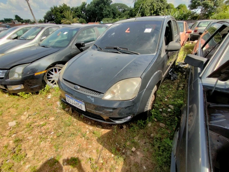 Ford Fiesta Conservado Hatch 4x2 Cinza em Marília - São Paulo